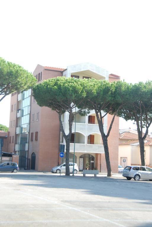 I Portici Appartamenti Marina di Grosseto Exterior foto